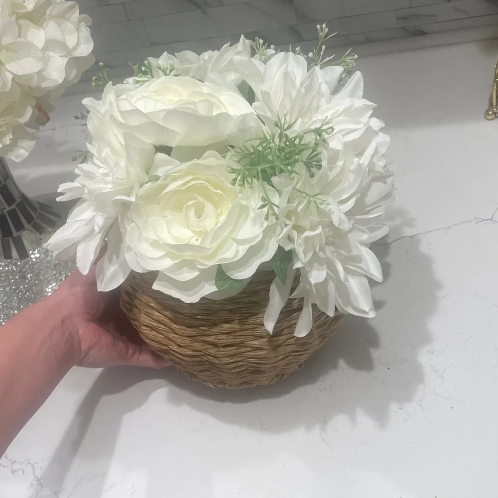 Minimalist flower greenery vase and basket  2 pieces